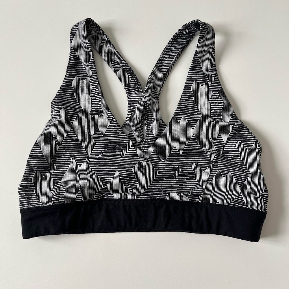 Manduka black and white sports bra